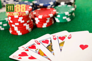 Chơi game bài Liêng link M88